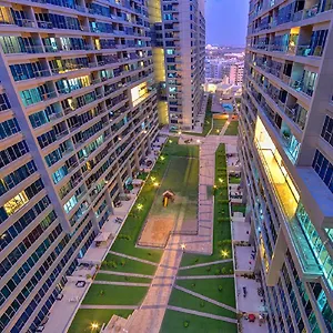 https://the-dubai-holiday-home-spacious-2-bed-room-apartment.dubaihotelsoffers.com